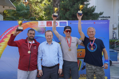 Orhangazi’de yamaç paraşütü heyecanı zirve yaptı