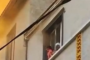 Bursa’da yangın paniği: Torununu böyle kurtardı!