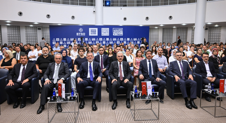 Bursa’da YKS’de ilk 1000’e giren öğrenciler ödüllendirildi - Bursa Hayat Gazetesi-2