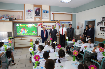 Okul heyecanı başladı! Bursa’da uyum haftasında minikler okulla tanıştı
