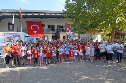 Osmangazi'nin sporcuları 500 kitapla ormanlara nefes oldu