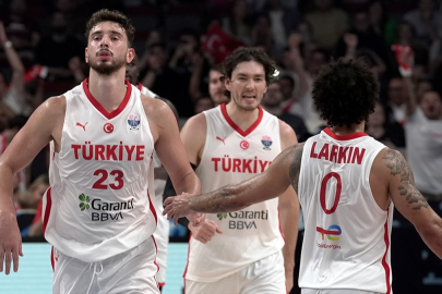 12 Dev Adam İsveç’i devirdi! Türkiye çeyrek finalde