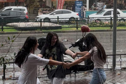Bursa'da yağmur dans ettirdi!