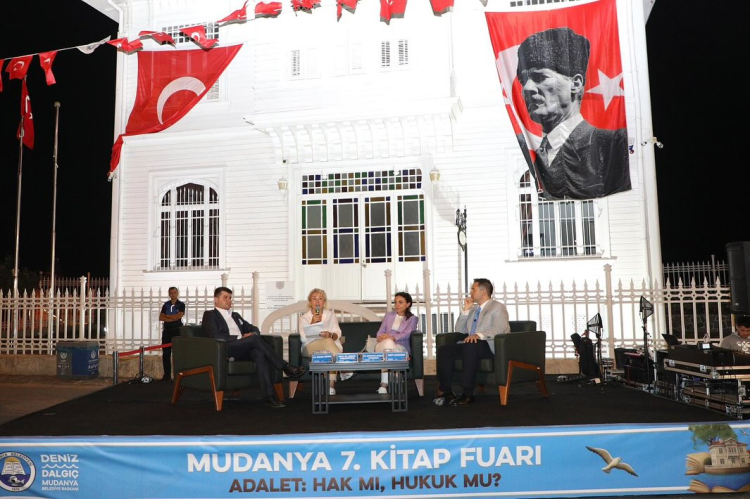 Mudanya 7. Kitap Fuarı’nda adalet ve edebiyat söyleşileri - Bursa Hayat Gazetesi-4