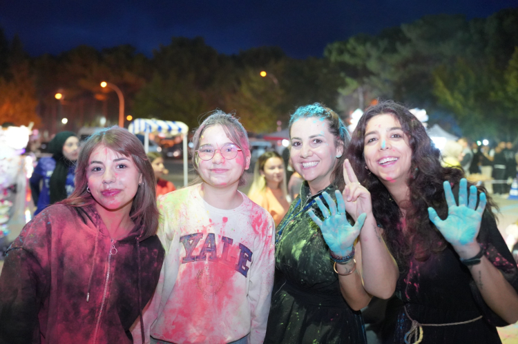 Orhangazi’de GaziFest coşkusu Zeynep Bastık konseriyle zirveye ulaştı - Bursa Hayat Gazetesi-3