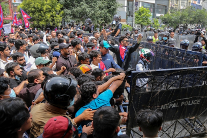 Nepal'de sosyal medya krizi! Yasak geri çekildi