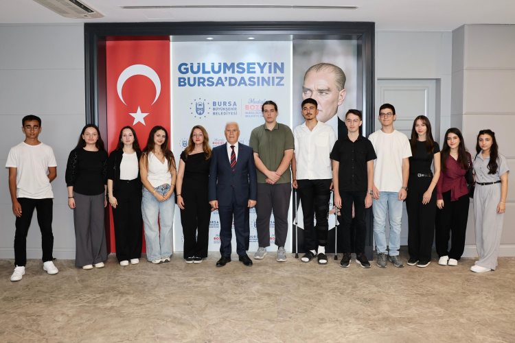 Bursa’da ücretsiz YKS kurslarında %80 başarı elde edildi-Bursa hayat 2