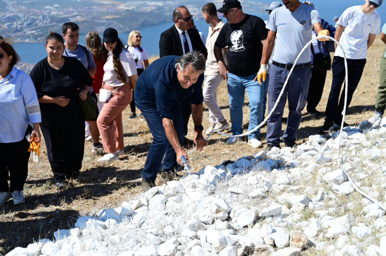 Gemlik’te dünyanın en büyük Atatürk imzası yenilendi-bursa hayat 4