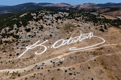 Gemlik’te dünyanın en büyük Atatürk imzası yenilendi