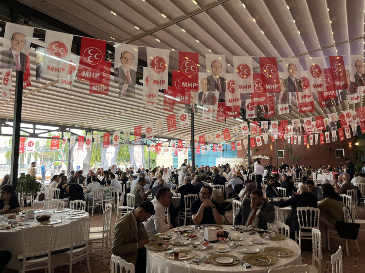 MHP Gemlik’te yeni üyelerine rozetlerini taktı - Bursa Hayat Gazetesi-2