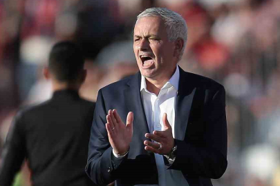 Mourinho, Benfica kariyerine galibiyetle başladı