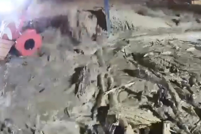 Rize’de sel felaketi: Evler sular altında kaldı!