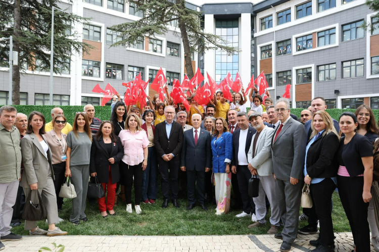 Bursa’da 'Gülümseyen Sokak' miniklere emanet edildi - Bursa Hayat Gazetesi-4