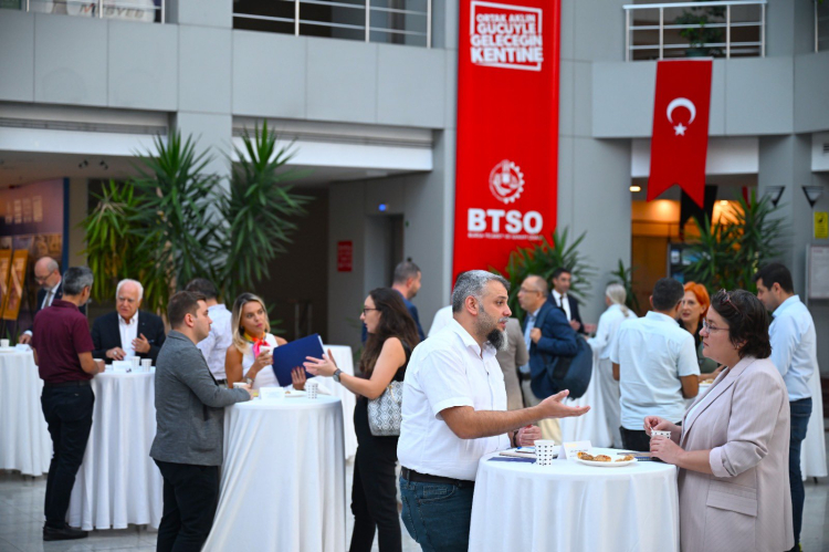 Bursa’da bilişim ve akademi Ar-Ge için buluştu - Bursa Hayat Gazetetsi-3