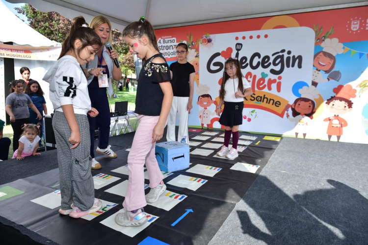 Bursa Gastronomi Festivali’nde minikler şeflik yolunda - Bursa Hayat Gazetesi-3
