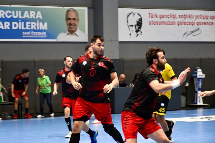 Nilüfer Belediyespor Erkek Hentbol Takımından net galibiyet - Bursa Hayat Gazetesi-2