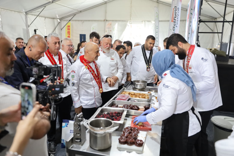 Ünlü şefler Bursa'nın yöresel lezzetlerini tabaklarında yorumladı - Bursa Hayat Gazetesi-4
