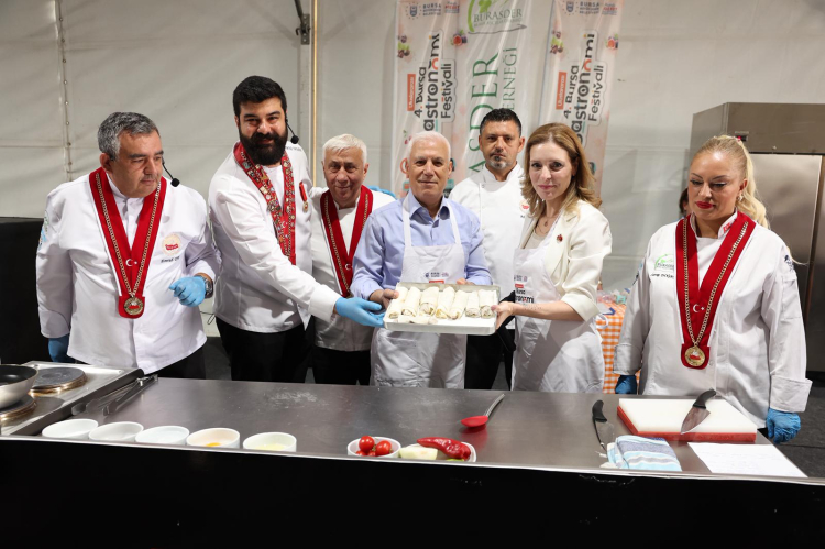 Bursa'da 3 gün süren lezzet buluşması: Gastronomi Festivali binlerce kişiyi ağırladı - Bursa Hayat Gazetesi-5