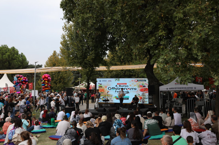 Bursa'da 3 gün süren lezzet buluşması: Gastronomi Festivali binlerce kişiyi ağırladı - Bursa Hayat Gazetesi-3