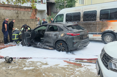 Bursa’da otoparkta yangın! 3 araçta maddi hasar meydana geldi