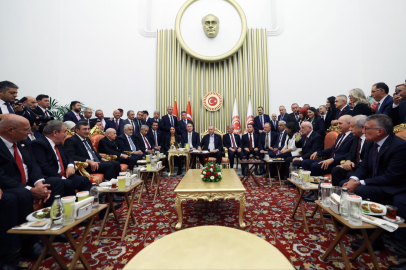 Cumhurbaşkanı Erdoğan TBMM resepsiyonunda siyasi liderlerle buluştu
