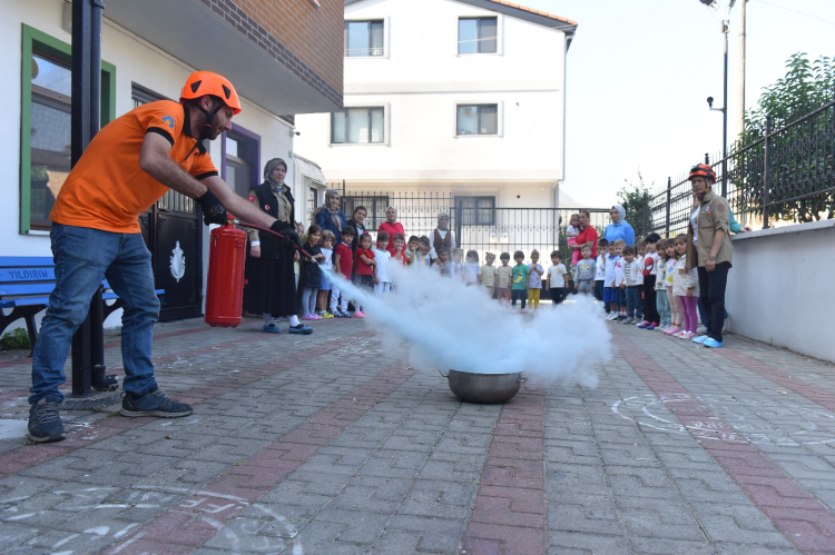 Yıldırım’da miniklere afet ve yangın farkındalık eğitimi - Bursa Hayat Gazetesi-3