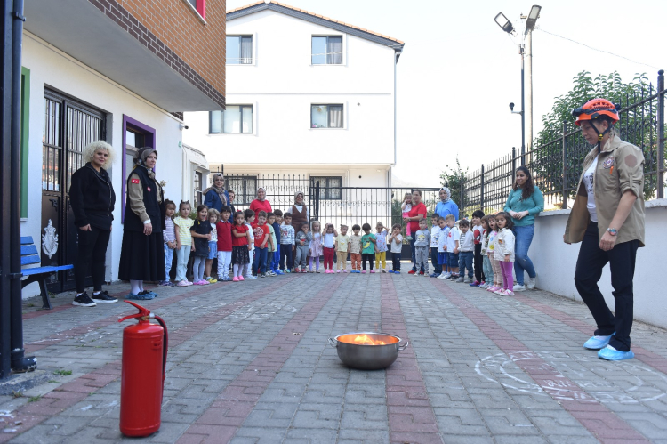 Yıldırım’da miniklere afet ve yangın farkındalık eğitimi - Bursa Hayat Gazetesi-2