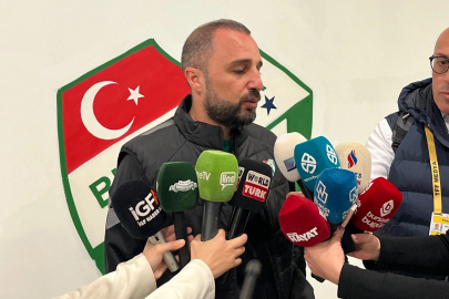 Bursaspor’da şoke eden gelişme! Teknik Direktör Adem Çağlayan, görevini bıraktı