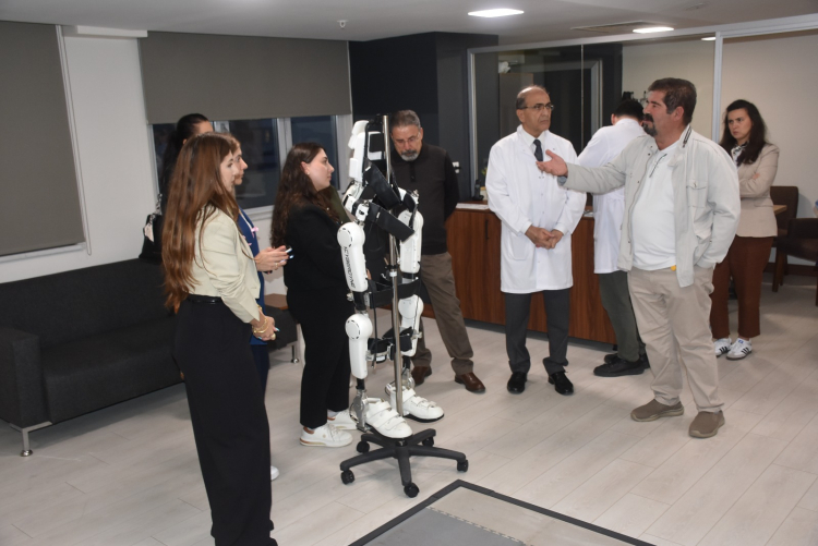 Düşünce gücüyle çalışan giyilebilir robot teknolojisi Bursa’da tanıtıldı - Bursa Hayat Gazetesi-2