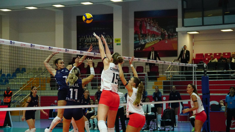 Kuzeyboru’dan Kupa Voley’de bir zafer daha: İlbank’ı 3-2 mağlup etti - Bursa Hayat Gazetesi-7