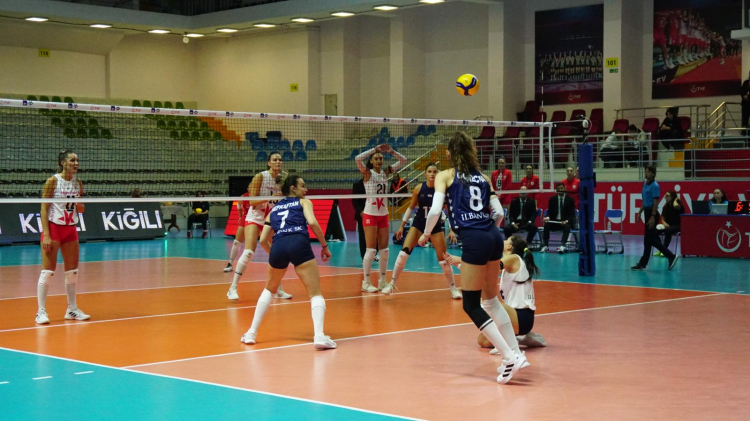 Kuzeyboru’dan Kupa Voley’de bir zafer daha: İlbank’ı 3-2 mağlup etti - Bursa Hayat Gazetesi-3