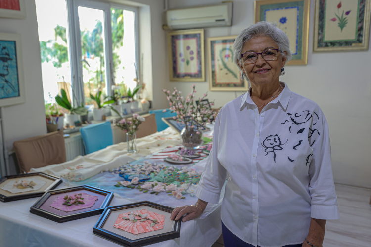 Bursa’da 31 yıldır ipekten sanat eserleri üretiyor!-Bursa Hayat Gazetesi-4