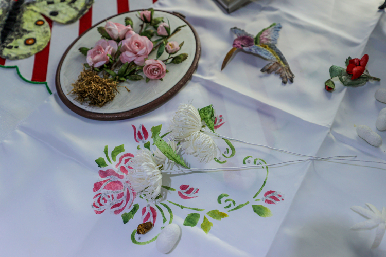 Bursa’da 31 yıldır ipekten sanat eserleri üretiyor!-Bursa Hayat Gazetesi-6