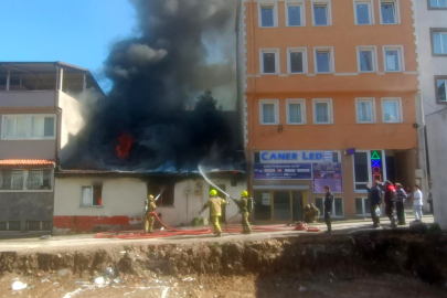 Bursa’da 2 katlı müstakil ev alev alev yandı