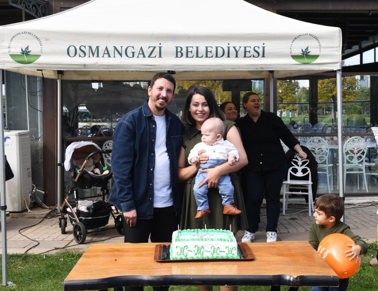 Bursa’da minik Çağan Ata için yüzlerce balon gökyüzüne bırakıldı - Bursa Hayat Gazetesi-4