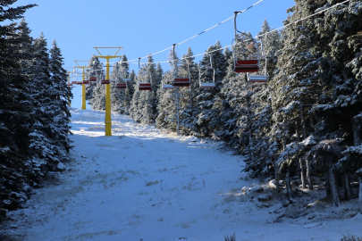 Uludağ’a sezonun ilk karı yağdı: İşletmeciler umutlu, hazırlıklar tamam