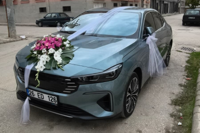 Yerli otomobil Togg T10F gelin arabası oldu