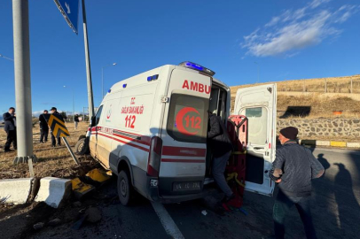 Ambulans kamyonetle çarpıştı: 2’si ağır 7 yaralı!