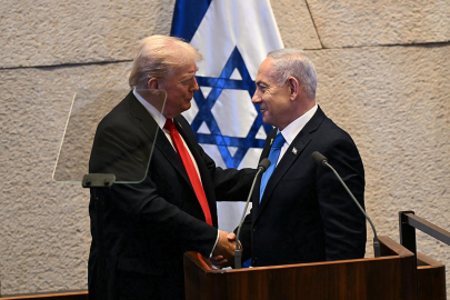 İsrail meclisinde konuşan Trump’a “Filistin’i Tanıyın” protestosu