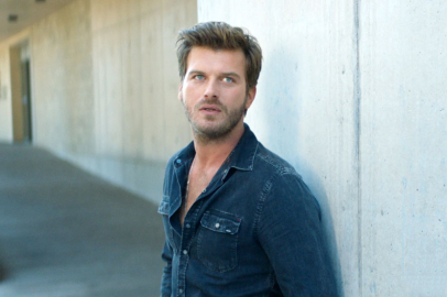 Kıvanç Tatlıtuğ 44 milyon TL’lik dev anlaşmayla hayranlarını şaşırttı!