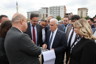 Orhangazi’de eski terminal alanı modern bir meydana dönüşüyor