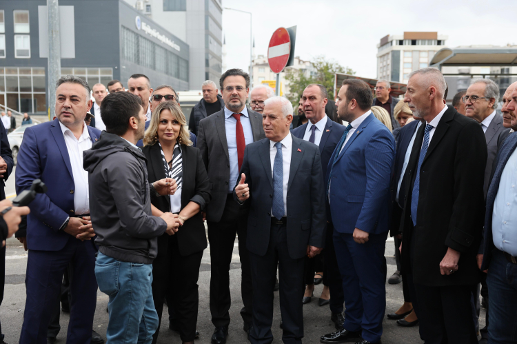 Orhangazi’ye eski terminal alanı modern bir meydana dönüşüyor - Bursa Hayat Gazetesi-4