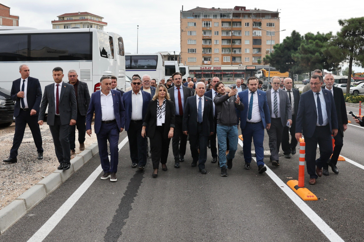 Orhangazi’ye eski terminal alanı modern bir meydana dönüşüyor - Bursa Hayat Gazetesi-3