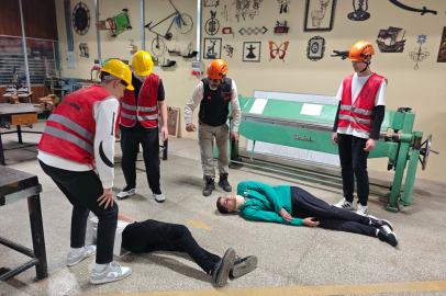 Bursa’da gerçeğini aratmayan deprem tatbikatı