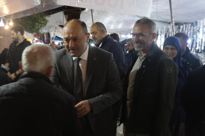 Başkan Yıldız Geyve Panayırı’nda vatandaşlarla buluştu