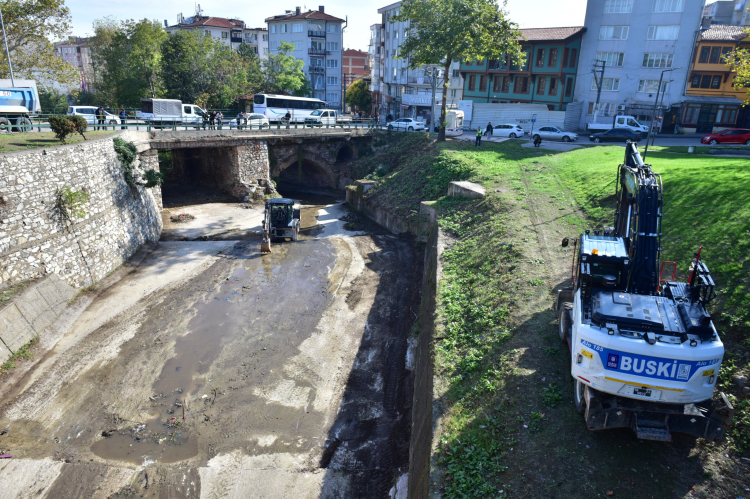 Sel riskine karşı temizlik başladı: Gökdere’de yoğun mesai - Bursa Hayat Gazetesi-2