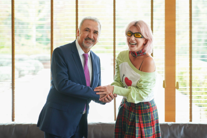 Hande Yener: “Erken tanı sayesinde meme kanserini grip gibi atlattım”