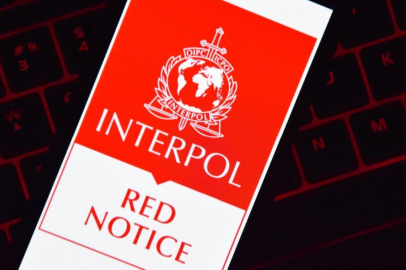 6 ülkeden kırmızı bültenle aranan 13 suçlu Türkiye'ye getirildi