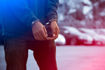 Üzeri, evi ve aracı didik didik arandı! Bursa'da bir kişi gözaltına alındı