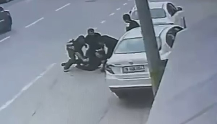 Bursa’da drift yapan sürücü polise saldırdı!-Bursa Hayat Gazetesi-2